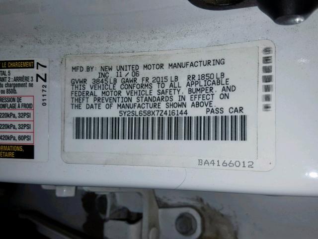 5Y2SL658X7Z416144 - 2007 PONTIAC VIBE WHITE photo 10