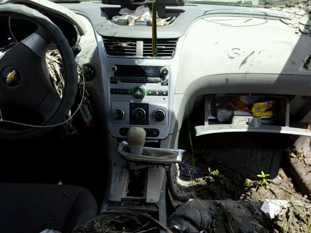 1G1ZA5EU6BF134629 - 2011 CHEVROLET MALIBU LS WHITE photo 9