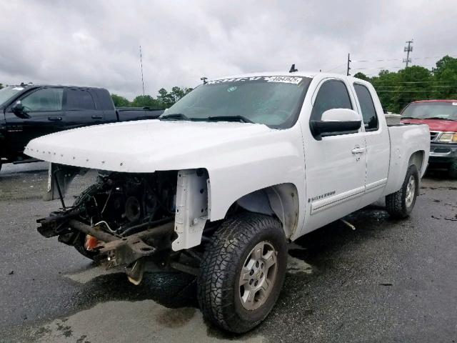 1GCEC19J07Z513575 - 2007 CHEVROLET SILVERADO WHITE photo 2