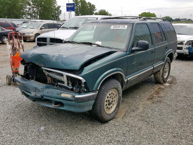 1GNDT13W3VK118870 - 1997 CHEVROLET BLAZER GREEN photo 2