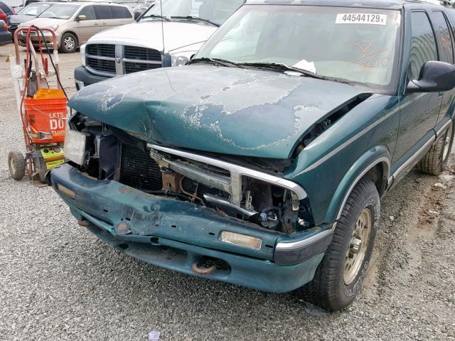 1GNDT13W3VK118870 - 1997 CHEVROLET BLAZER GREEN photo 9