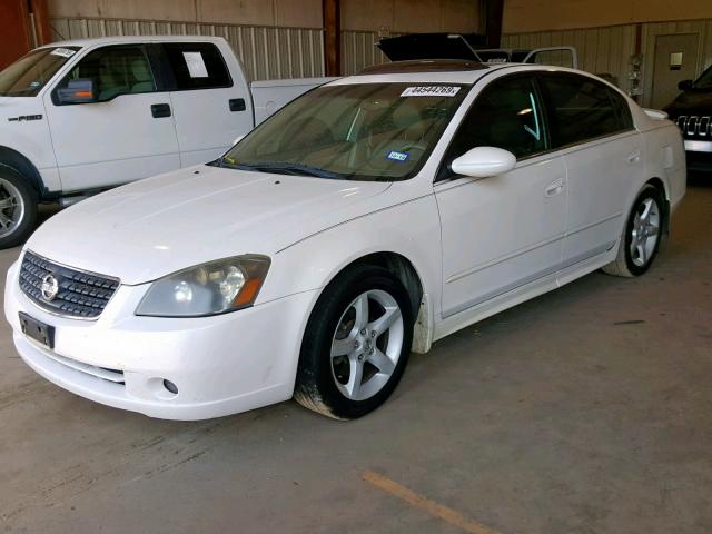 1N4BL11D25N492554 - 2005 NISSAN ALTIMA SE WHITE photo 2