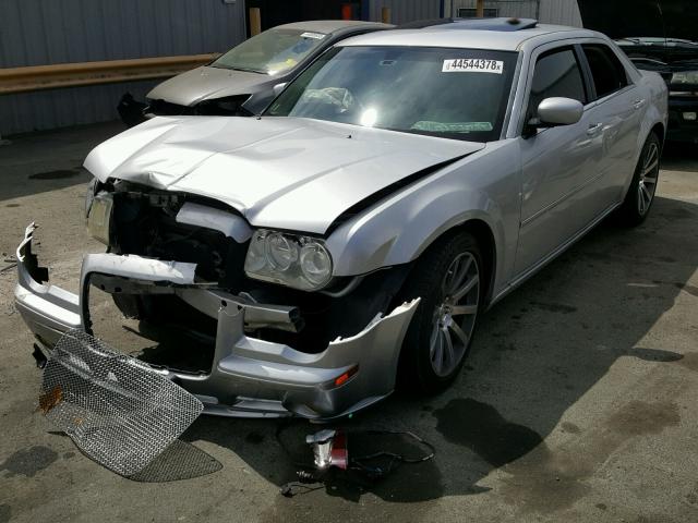 2C3LA73W17H823579 - 2007 CHRYSLER 300C SRT-8 SILVER photo 2