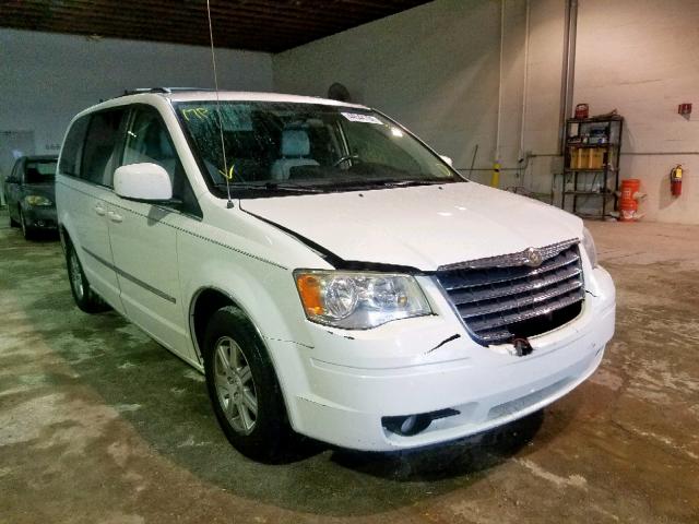 2A4RR8DX4AR382179 - 2010 CHRYSLER TOWN & COU WHITE photo 1