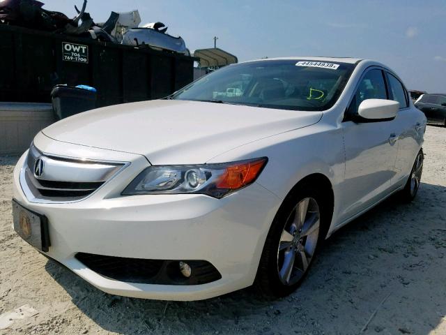 19VDE1F76DE005920 - 2013 ACURA ILX 20 TEC WHITE photo 2