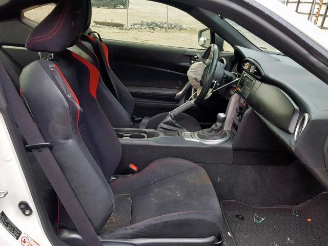 JF1ZNAA11D2712524 - 2013 TOYOTA SCION FR-S WHITE photo 5