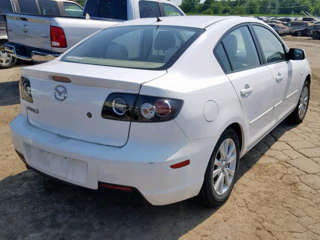 JM1BK32F371659930 - 2007 MAZDA 3 I WHITE photo 4