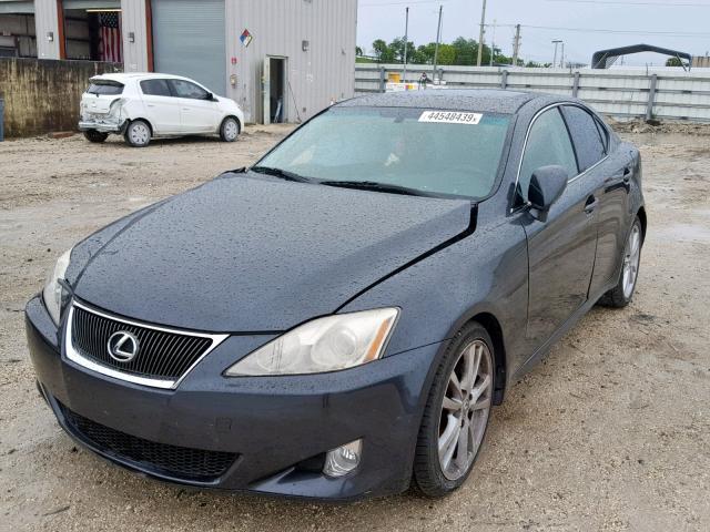 JTHBK262265013415 - 2006 LEXUS IS 250 GRAY photo 2