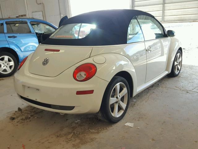 3VWFF31Y67M417383 - 2007 VOLKSWAGEN NEW BEETLE WHITE photo 4