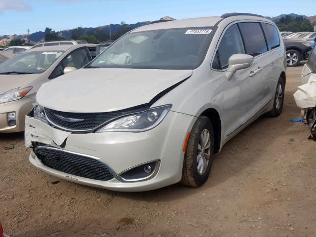 2C4RC1BG5HR592706 - 2017 CHRYSLER PACIFICA T WHITE photo 2