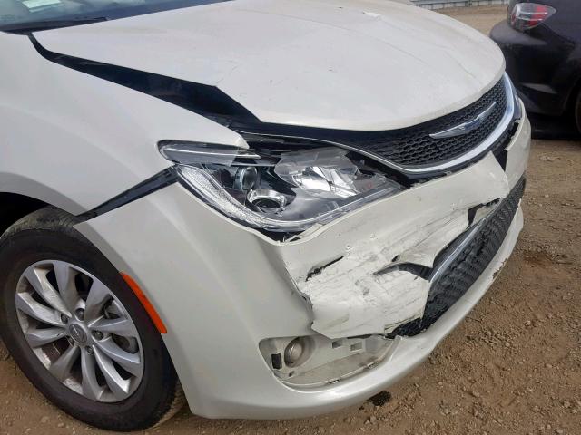 2C4RC1BG5HR592706 - 2017 CHRYSLER PACIFICA T WHITE photo 9