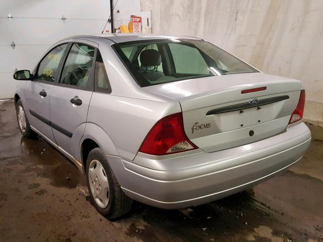 1FAFP33P03W309023 - 2003 FORD FOCUS LX SILVER photo 3