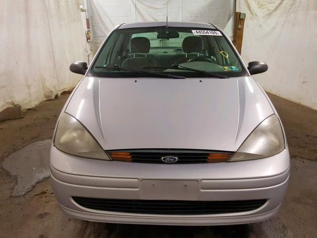 1FAFP33P03W309023 - 2003 FORD FOCUS LX SILVER photo 9