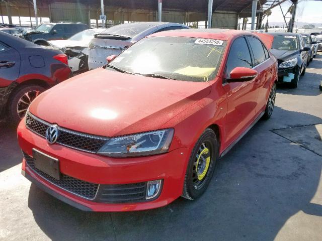 3VW4A7AJ5DM217140 - 2013 VOLKSWAGEN JETTA GLI RED photo 2