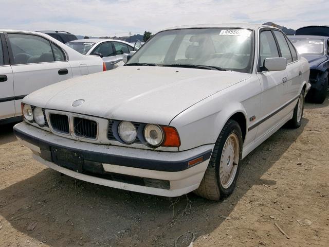 WBAHD6328SGK85738 - 1995 BMW 525 I AUTO WHITE photo 2