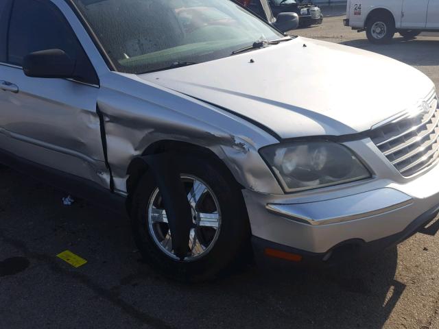 2C8GM68425R660551 - 2005 CHRYSLER PACIFICA T SILVER photo 9