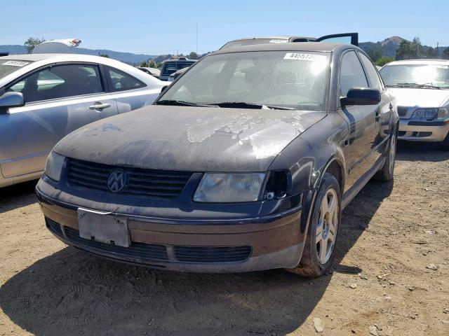 WVWBH63B91P047022 - 2001 VOLKSWAGEN PASSAT GLX BLACK photo 2