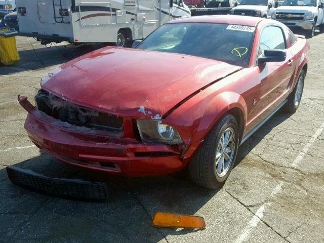1ZVFT80N475211627 - 2007 FORD MUSTANG RED photo 2
