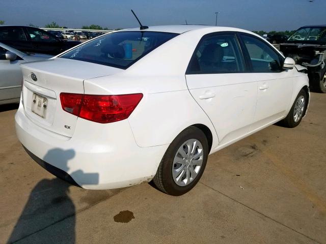 KNAFU4A22D5645938 - 2013 KIA FORTE EX WHITE photo 4