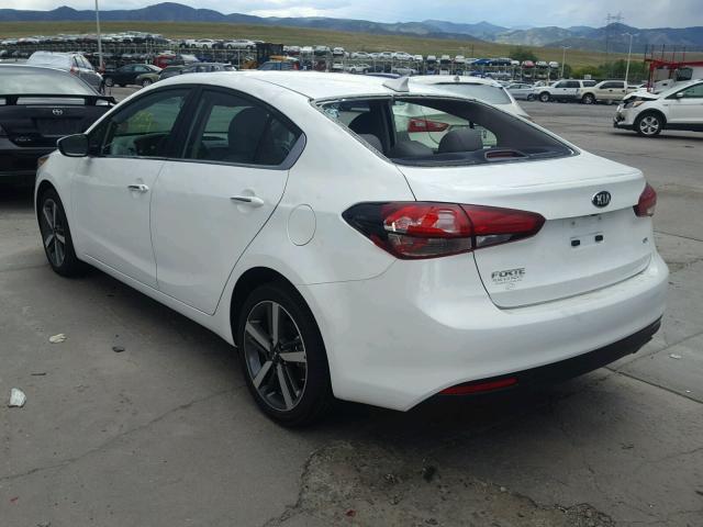 3KPFN4A8XJE180555 - 2018 KIA FORTE EX WHITE photo 3