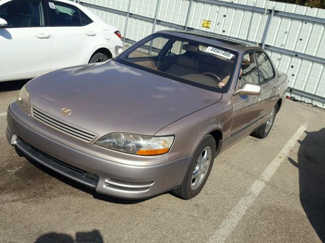 JT8BF12G2T0178969 - 1996 LEXUS ES 300 GOLD photo 2