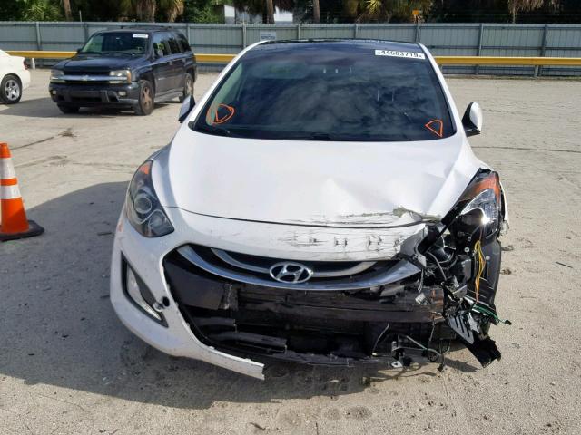 KMHD35LE7DU147181 - 2013 HYUNDAI ELANTRA GT WHITE photo 9