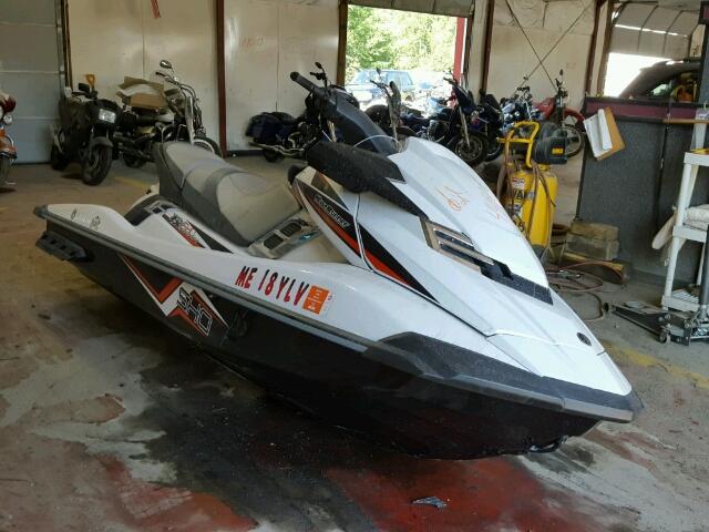 YAMA3590B414 - 2014 YAMAHA WAVERUNNER WHITE photo 1