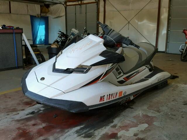 YAMA3590B414 - 2014 YAMAHA WAVERUNNER WHITE photo 2