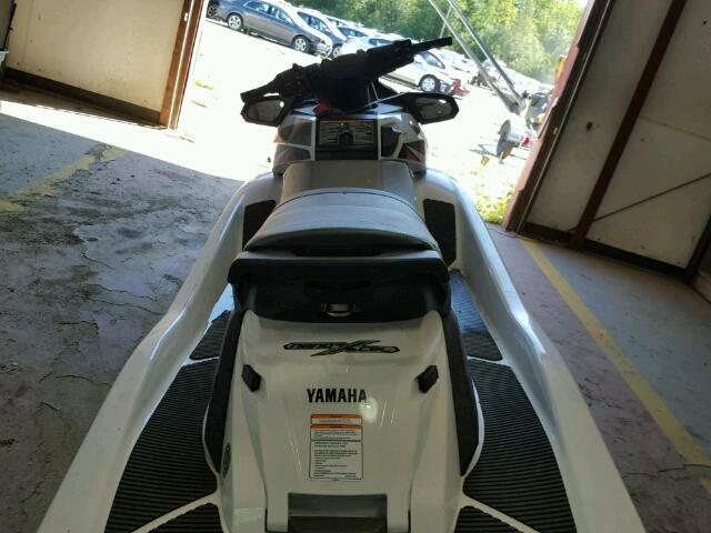 YAMA3590B414 - 2014 YAMAHA WAVERUNNER WHITE photo 6