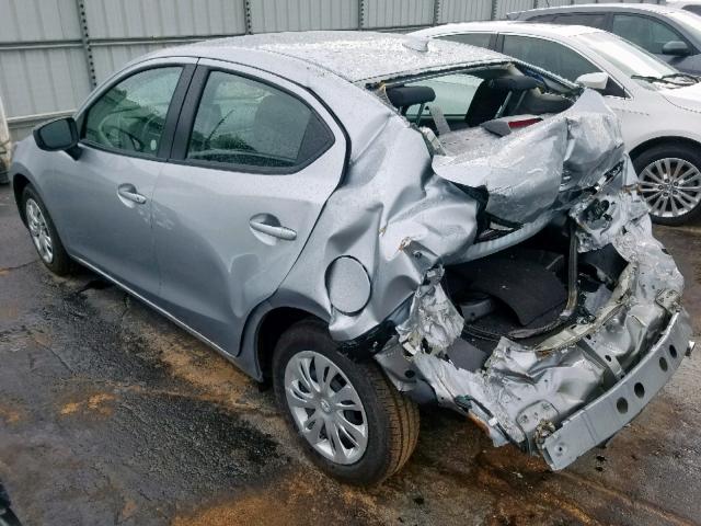 3MYDLBYV9KY523242 - 2019 TOYOTA YARIS L SILVER photo 3