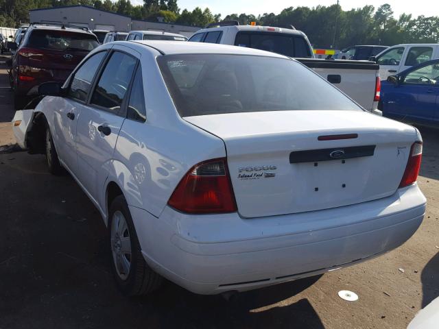 1FAHP34N47W222706 - 2007 FORD FOCUS ZX4 WHITE photo 3