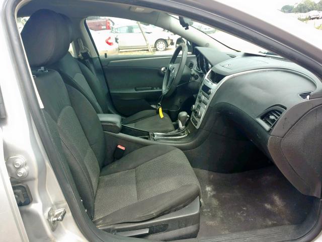 1G1ZC5E0XCF335670 - 2012 CHEVROLET MALIBU 1LT SILVER photo 5