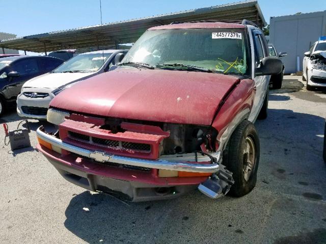 1GNDT13W0W2179630 - 1998 CHEVROLET BLAZER BURGUNDY photo 2