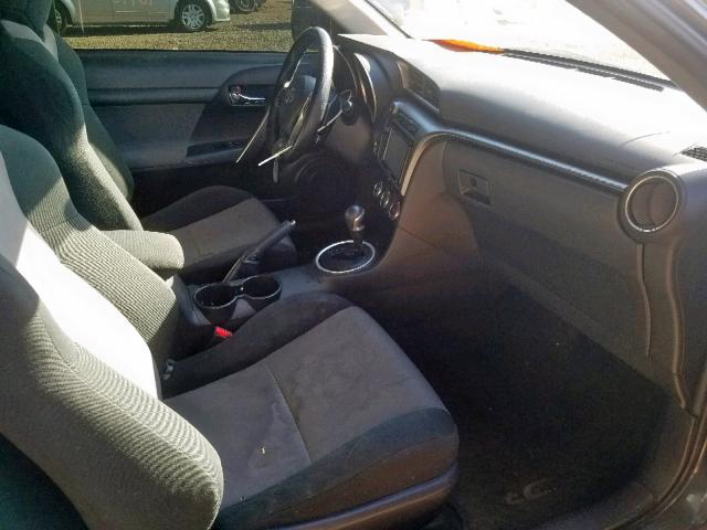 JTKJF5C73GJ025321 - 2016 TOYOTA SCION TC ნაცრისფერი ფოტო 5