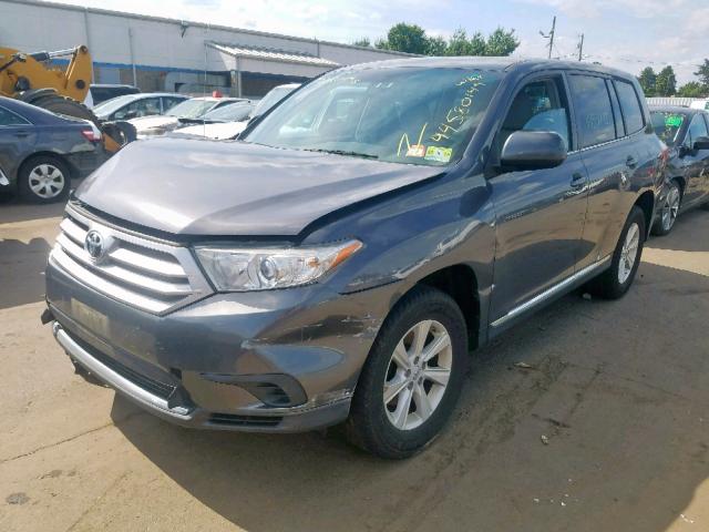 5TDBK3EH2BS065810 - 2011 TOYOTA HIGHLANDER GRAY photo 2