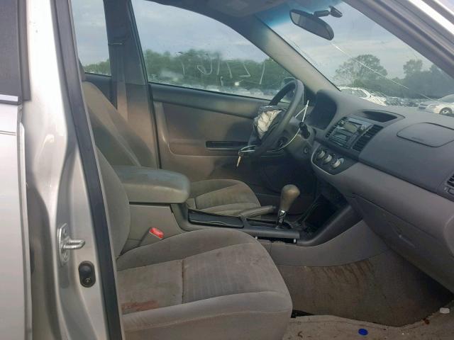 4T1BE32K45U427185 - 2005 TOYOTA CAMRY LE SILVER photo 5