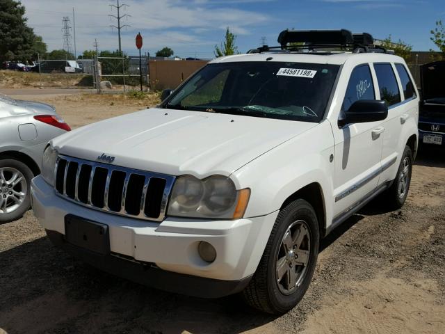 1J4HR58255C675435 - 2005 JEEP GRAND CHER WHITE photo 2