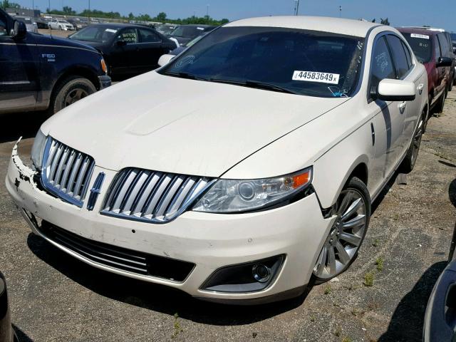 1LNHM94R49G616000 - 2009 LINCOLN MKS WHITE photo 2