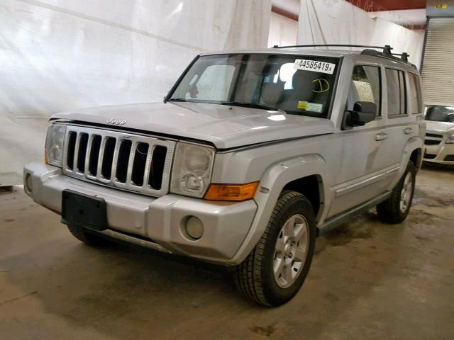 1J8HH58NX6C144695 - 2006 JEEP COMMANDER SILVER photo 2
