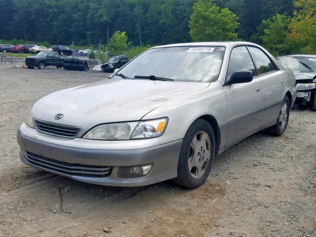 JT8BF28G210316102 - 2001 LEXUS ES 300 SILVER photo 2