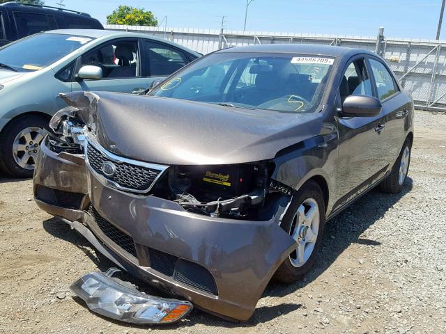 KNAFU4A25D5739053 - 2013 KIA FORTE EX BROWN photo 2