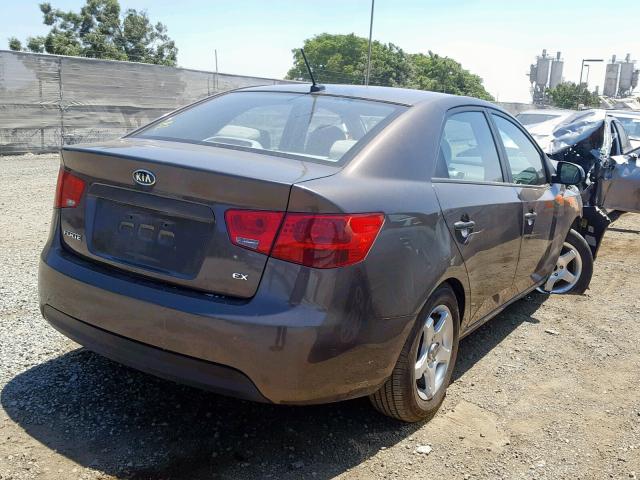 KNAFU4A25D5739053 - 2013 KIA FORTE EX BROWN photo 4