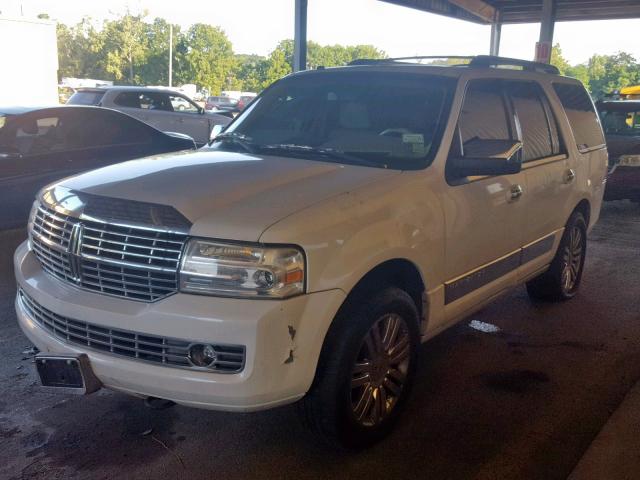 5LMFU28548LJ00230 - 2008 LINCOLN NAVIGATOR WHITE photo 2