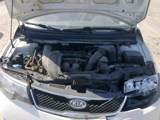 KNAFU4A22A5810589 - 2010 KIA FORTE EX WHITE photo 7