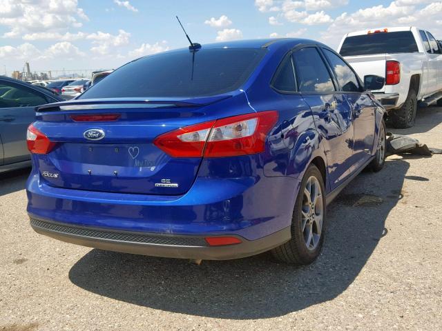 1FADP3F29EL341576 - 2014 FORD FOCUS SE BLUE photo 4