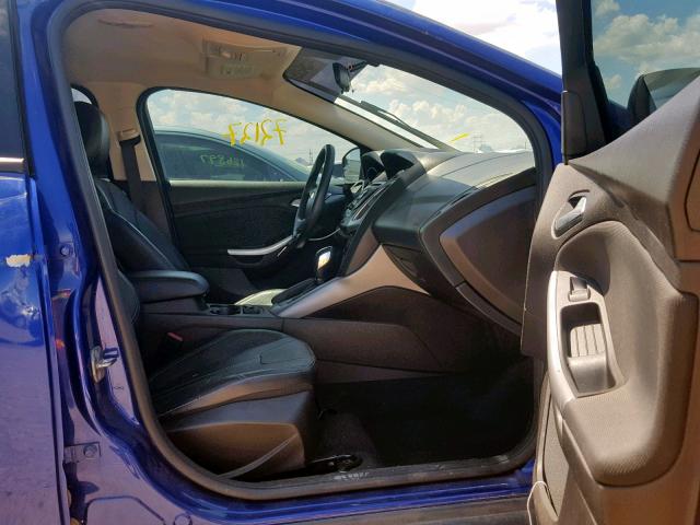 1FADP3F29EL341576 - 2014 FORD FOCUS SE BLUE photo 5