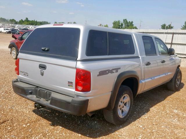 1D3HW38N08S544377 - 2008 DODGE DAKOTA SXT SILVER photo 4