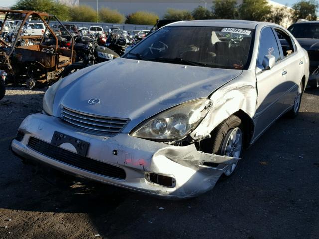 JTHBF30G425030452 - 2002 LEXUS ES 300 SILVER photo 2