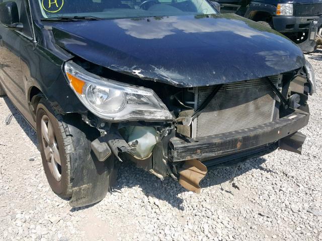 2V4RW3DG7BR806155 - 2011 VOLKSWAGEN ROUTAN SE BLACK photo 9