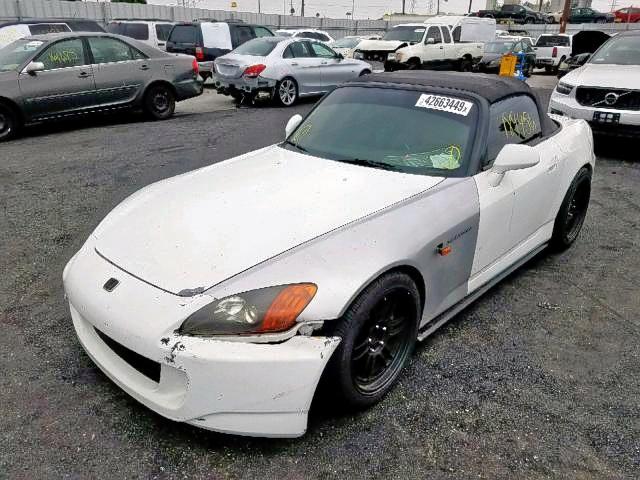 JHMAP11401T000084 - 2001 HONDA S2000 WHITE photo 2